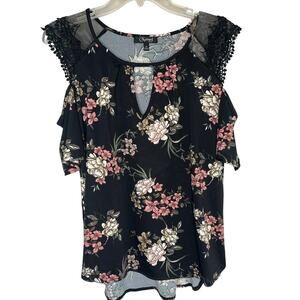 Charmed by Eve dark floral cold shoulder front keyhole top, size XL, EUC
